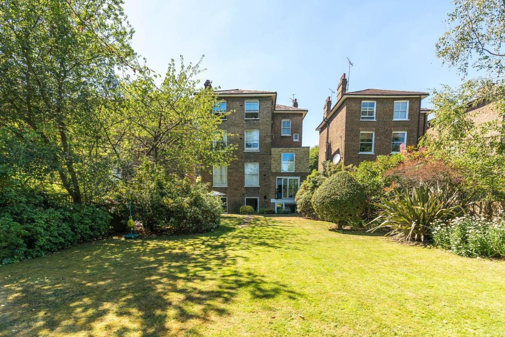 Fantastic 3 Bedroom Flat West Hampstead Londres Exterior foto